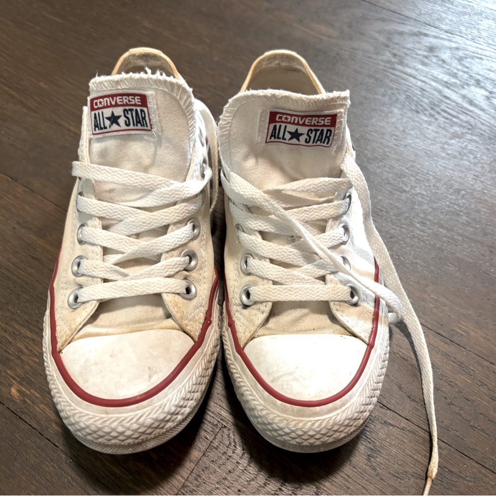 Converse Cream Low-Top Sneakers Size 7